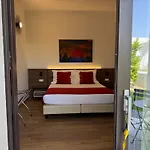 Elaia 4*